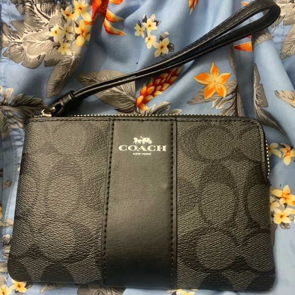 Coach Handbags - NWT Coach Wristlet Black/SmokeyBlack